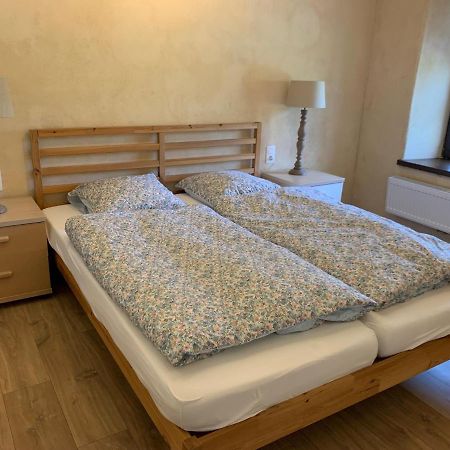 Les Myosotis Bed & Breakfast Assesse Exterior photo